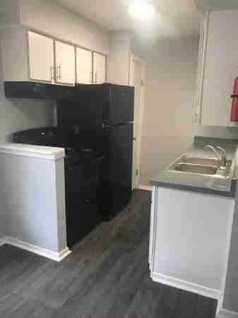 2755 E Ledbetter Dr #B3 - Photo 4 of 7