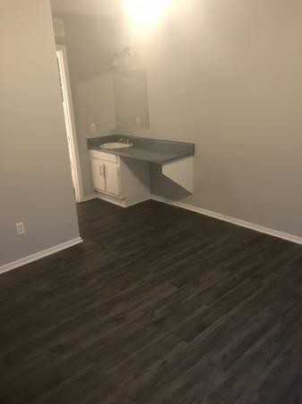 2755 E Ledbetter Dr #B4 - Photo 6 of 7