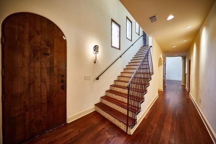 2510 N Henderson Ave #C9 - Photo 3 of 14