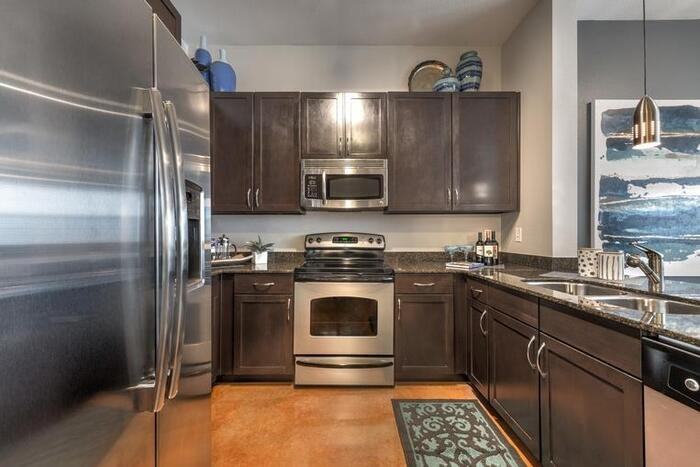 2611 Ross Ave #B2 - Photo 6 of 9