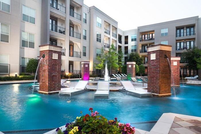 1707 N Hall St #C8 - Photo 2 of 16