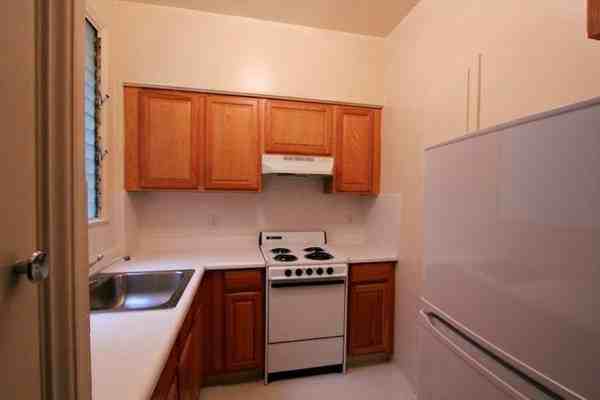 652 Mason St - Photo 2 of 7