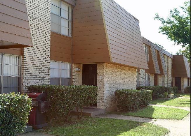 11349 Newkirk St #B1 - Photo 3 of 30