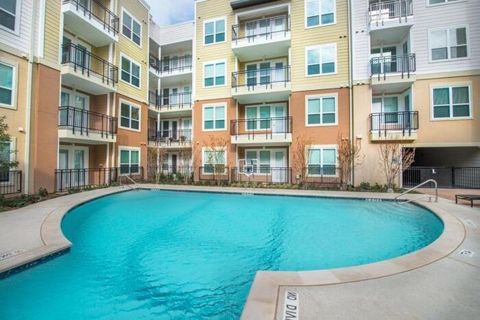 850 Lake Carolyn Pkwy #B6 - Photo 3 of 24