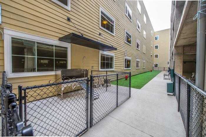 850 Lake Carolyn Pkwy #B8 - Photo 5 of 26