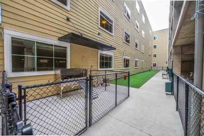 850 Lake Carolyn Pkwy #B12 - Photo 5 of 28