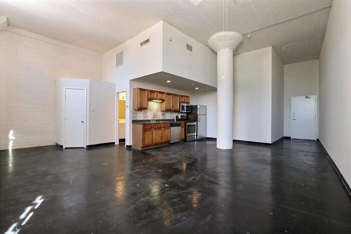 3200 Main St #A2 - Photo 6 of 8