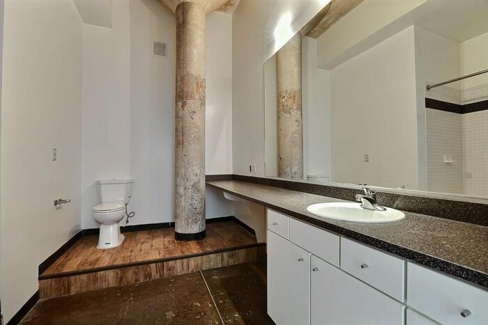 3200 Main St #A4 - Photo 7 of 8