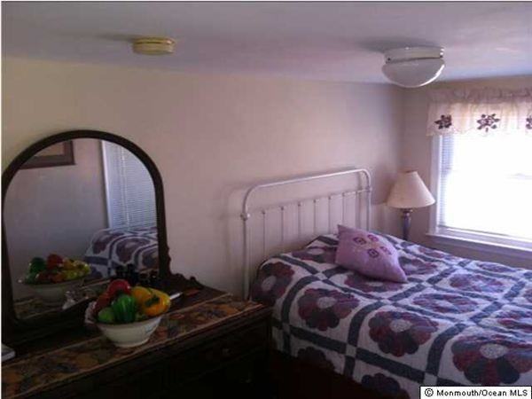 127 Highland Ave - Photo 2 of 5