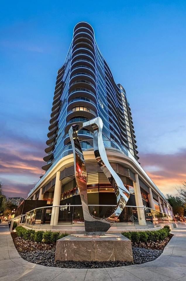 2619 Mckinney Ave #B5 - Photo 2 of 41