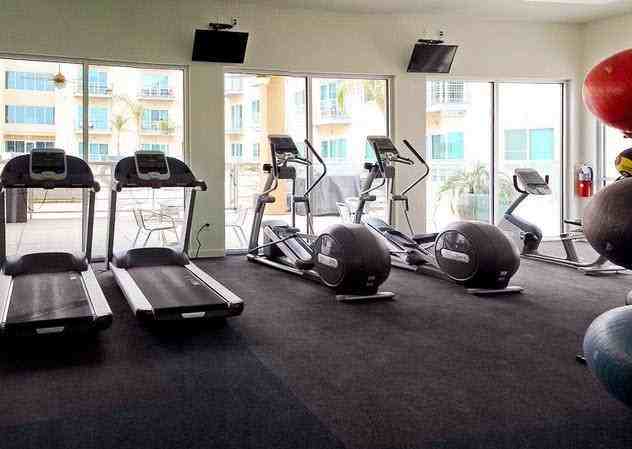 1915 Broadway St #B4 - Photo 3 of 10