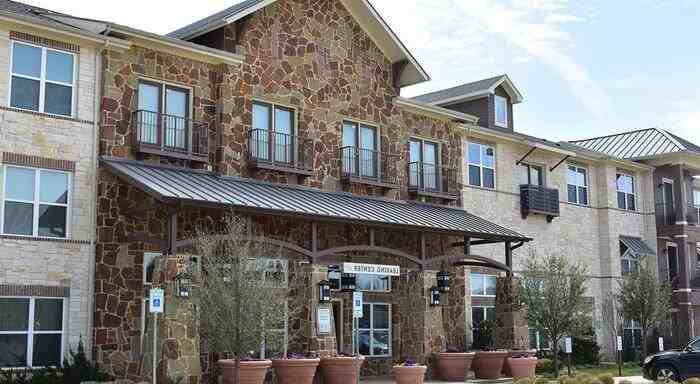 5775 Parkwood Blvd #C4 - Photo 3 of 38