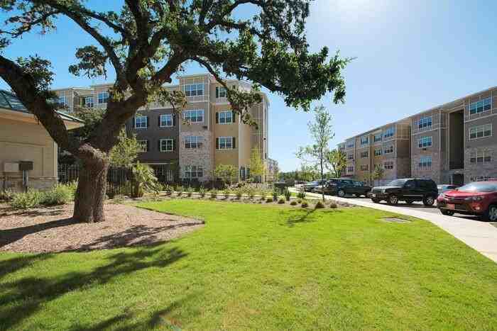 600 E Sonterra Blvd #B1 - Photo 2 of 7