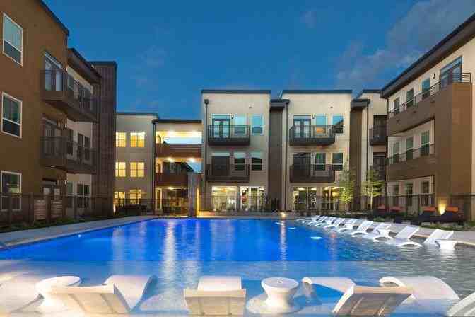 3736 Glencoe St #B2 - Photo 2 of 21