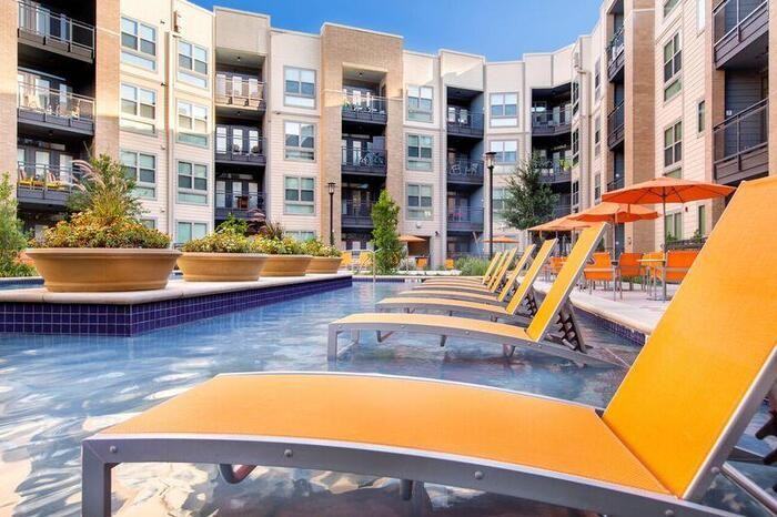 2949 Parkwood Blvd #B1 - Photo 5 of 15