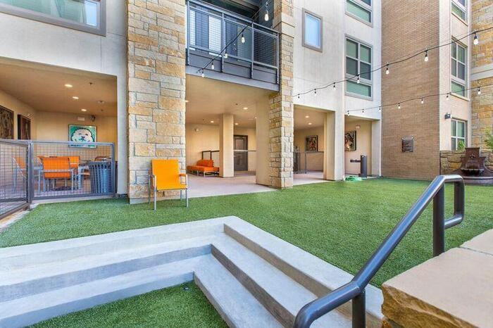 2949 Parkwood Blvd #B9 - Photo 6 of 15