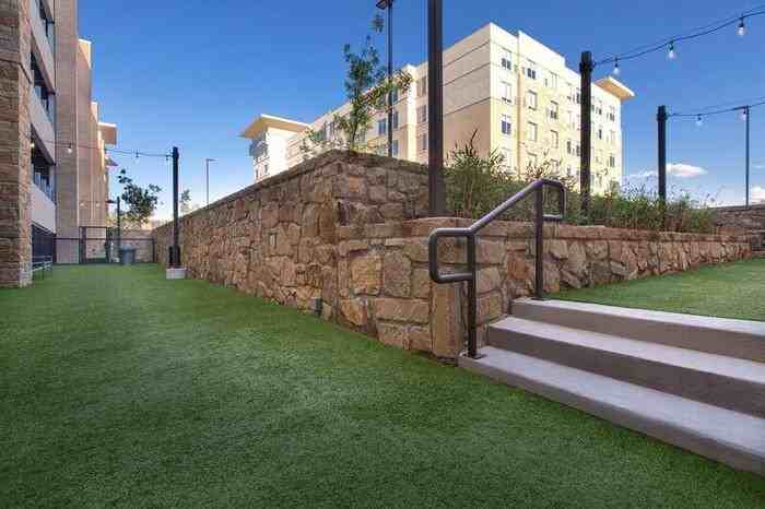 2949 Parkwood Blvd #B9 - Photo 7 of 15