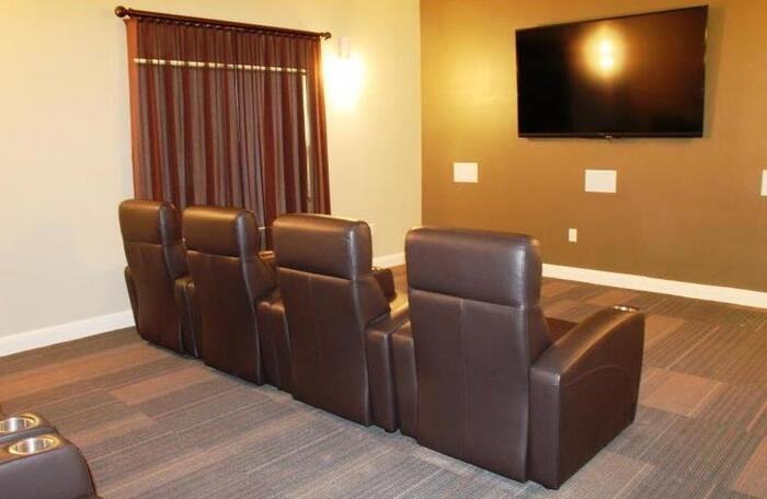 1010 Locke St #B1 - Photo 3 of 5