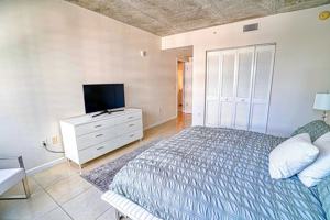 featured image of 3250 Ne 1st Ave