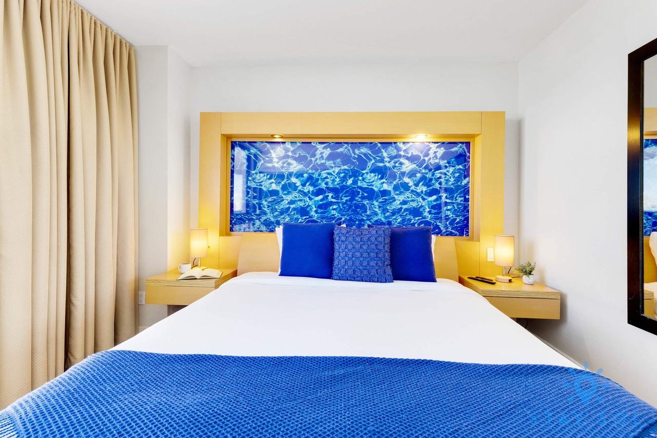 18683 Collins Ave #1227259P - Photo 6 of 24