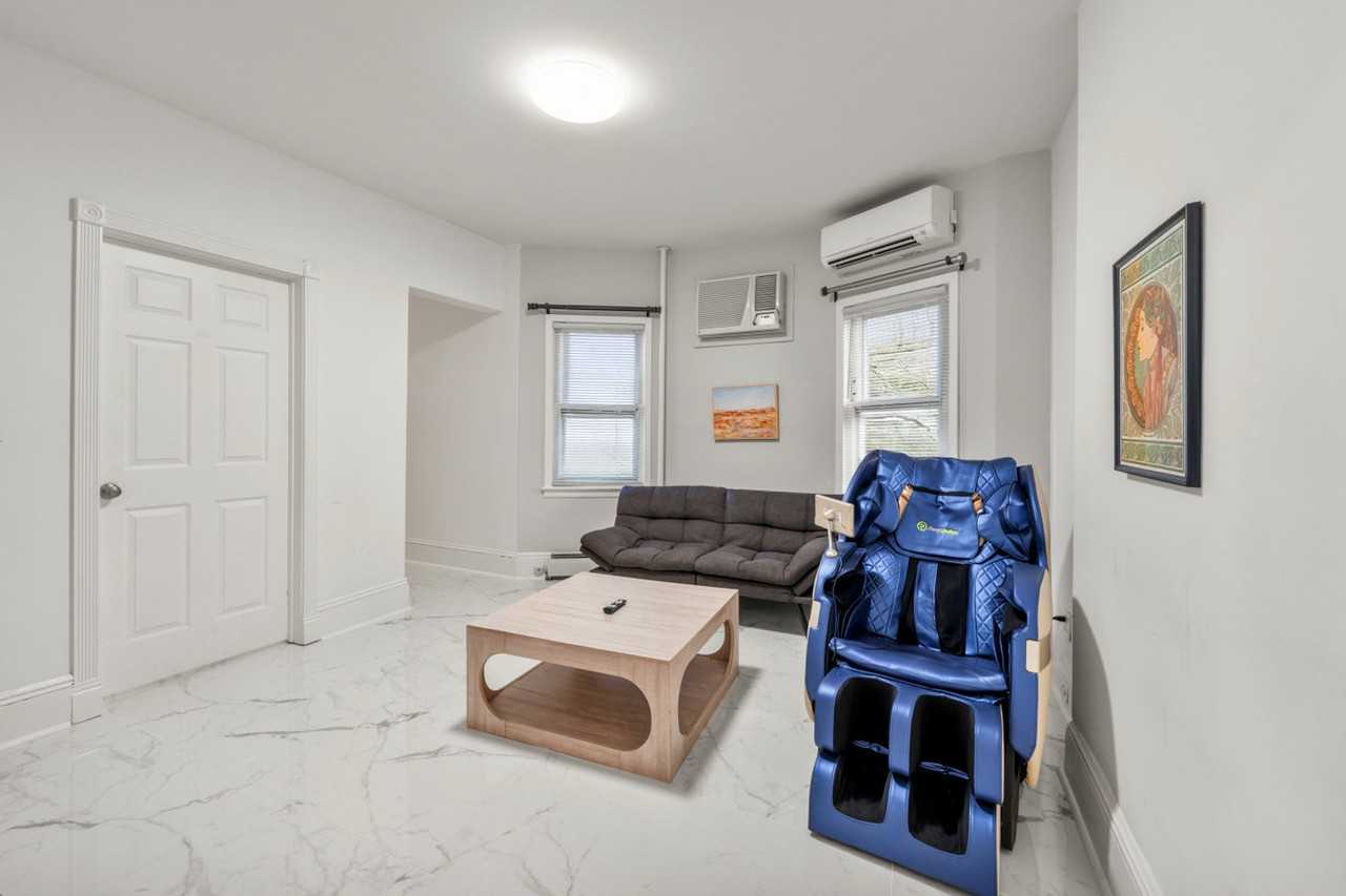 16 East 32nd Street - Photo 2 of 124