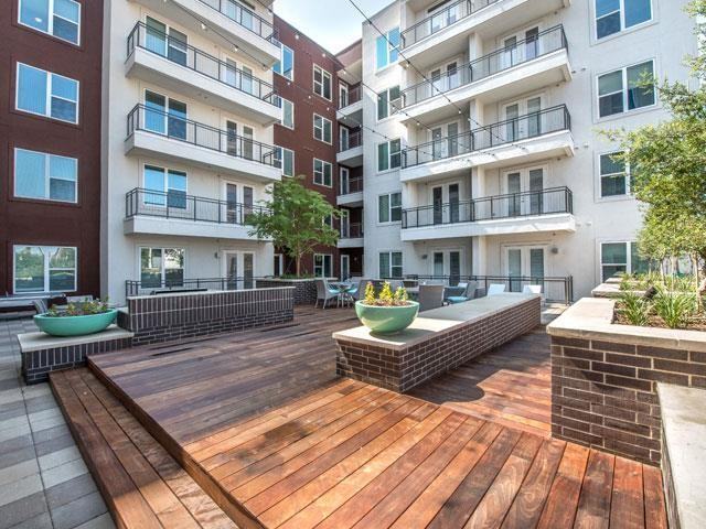 3030 Elizabeth St #B8 - Photo 5 of 35