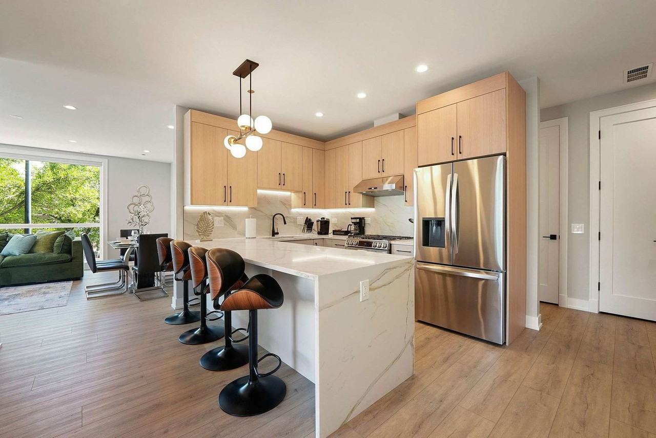 2344 W Polk St #1256061P - Photo 2 of 41