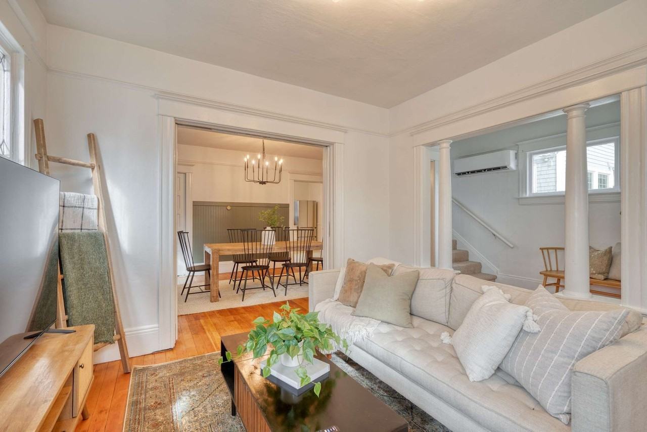 1032 Se 12th Ave #1309849P - Photo 5 of 31