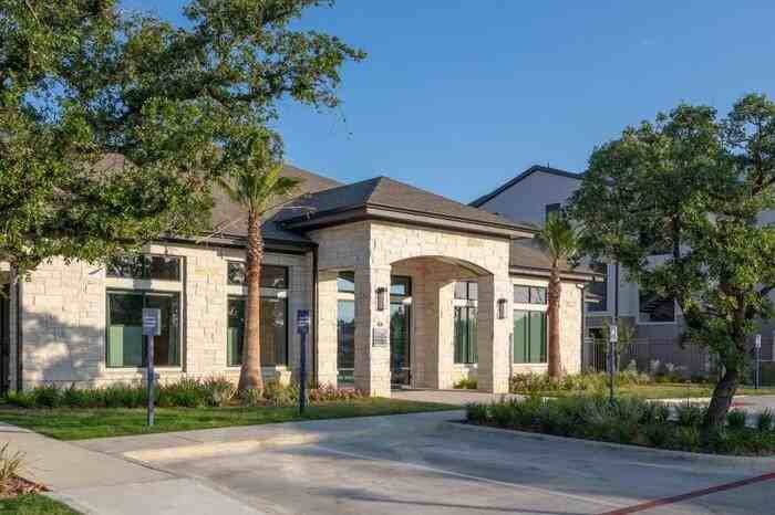 15022 Vance Jackson Rd #B1 - Photo 2 of 29