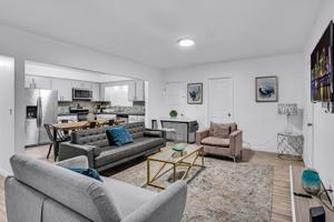 featured image of 979 Sw 11th St