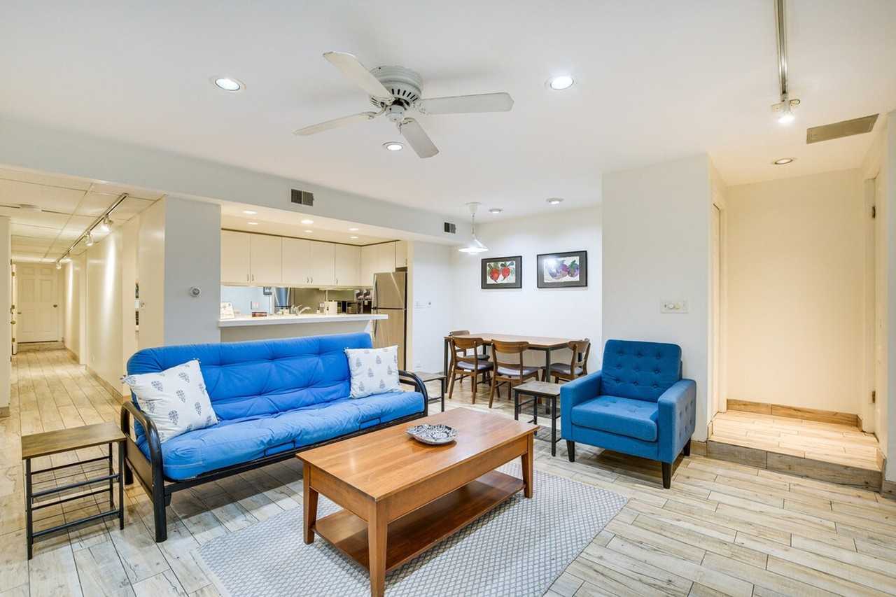 2238 N Geneva Ter #1306104P - Photo 3 of 26