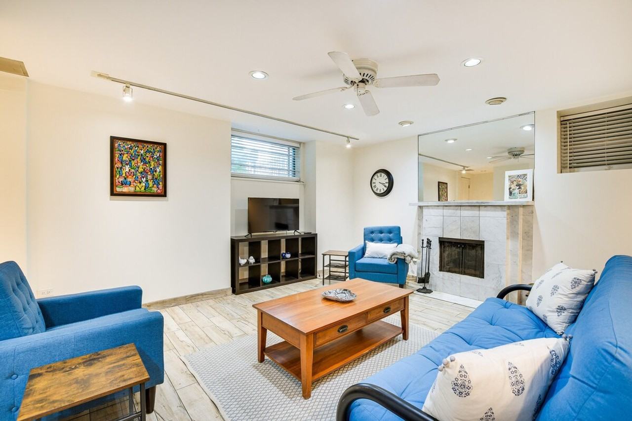 2238 N Geneva Ter #1306104P - Photo 4 of 26