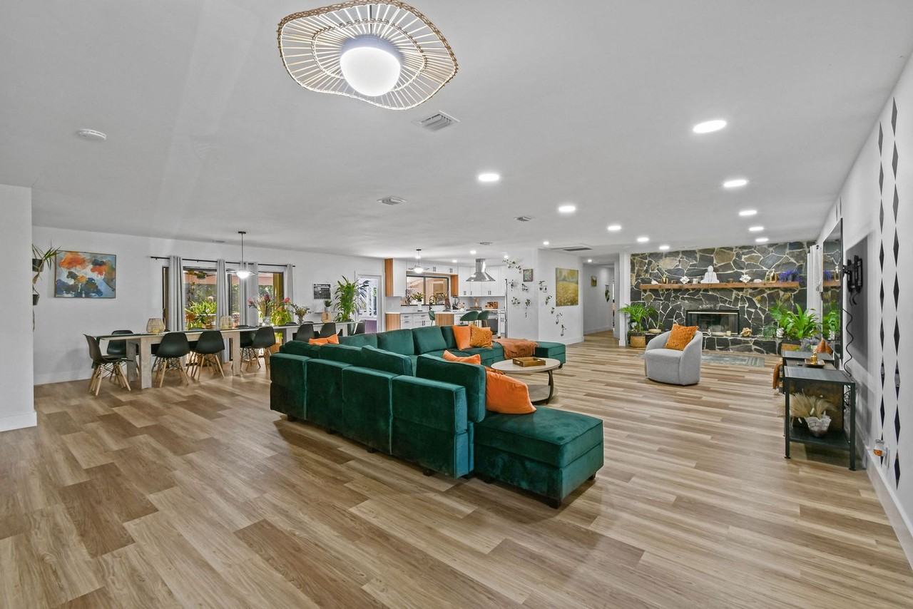 13014 46th Court North - Photo 4 of 50