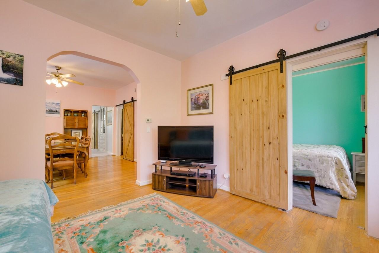 1810 N Albany Ave #1306608P - Photo 4 of 32