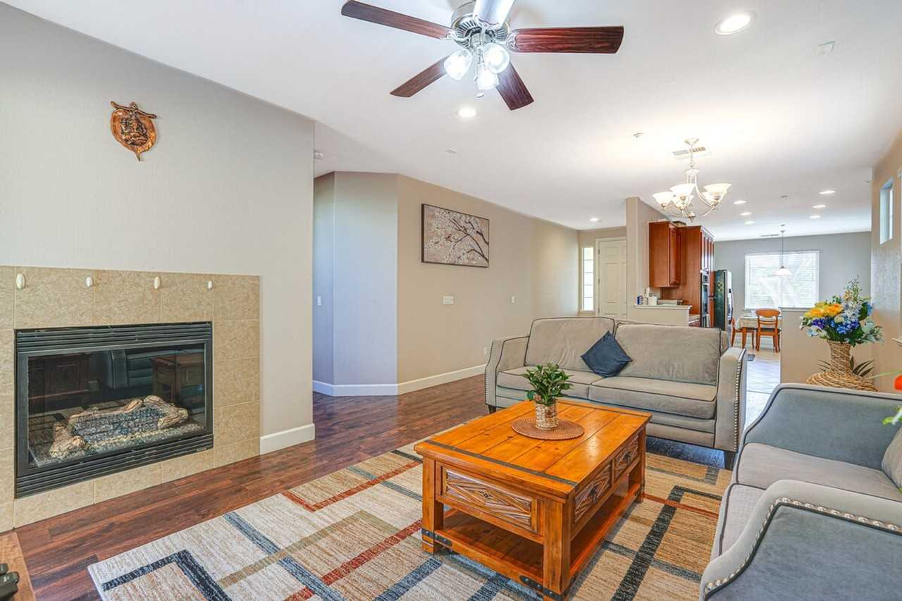 140 Lawlor Ct #1307443P - Photo 3 of 32