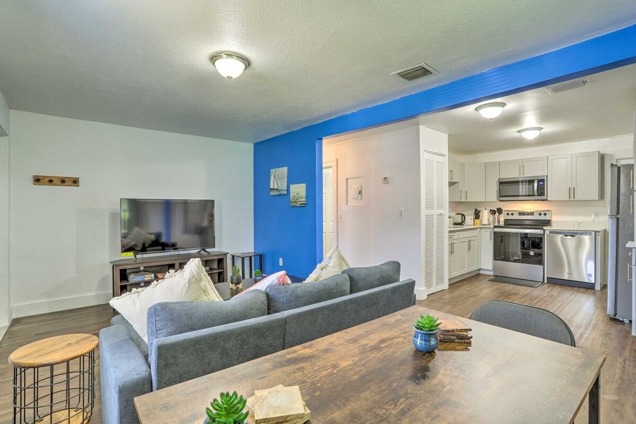 1920 Nw 47th St #1306952P - Photo 5 of 24