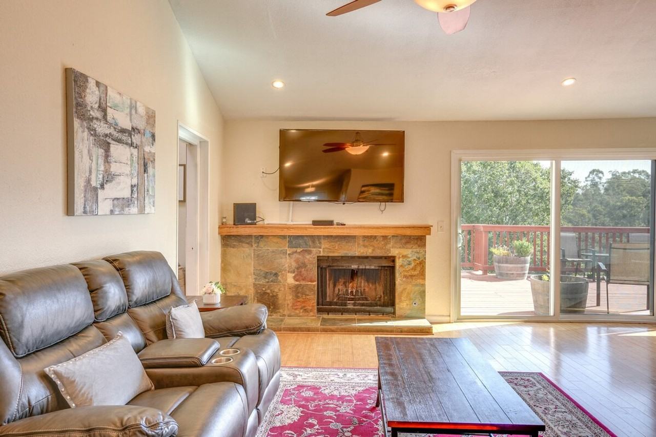 420 Phoenix Cir #1304931P - Photo 5 of 42