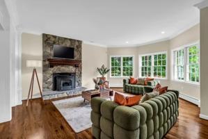 featured image of 7 Pymm Ct