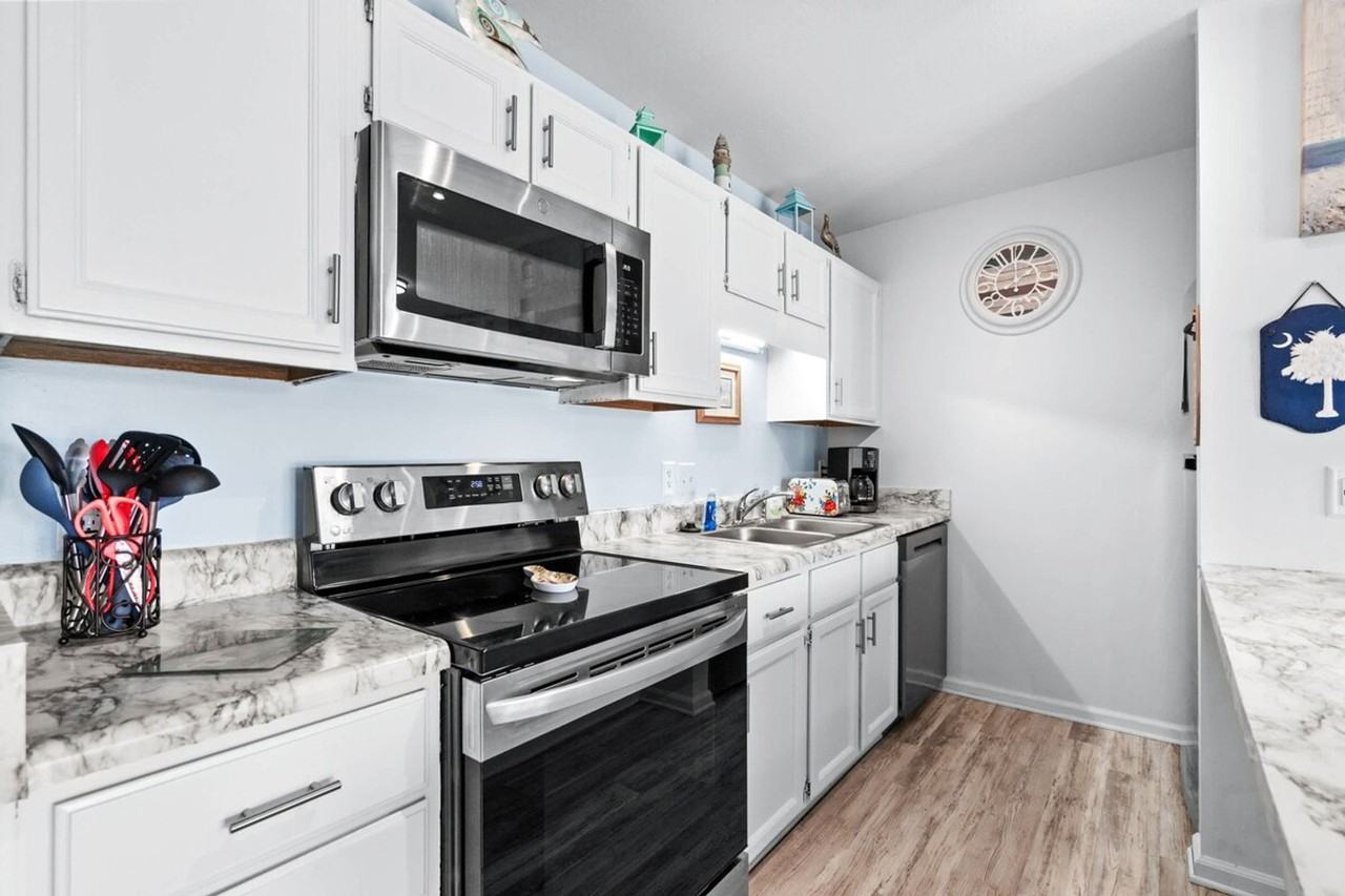 208 Double Eagle Dr #1329046P - Photo 2 of 45