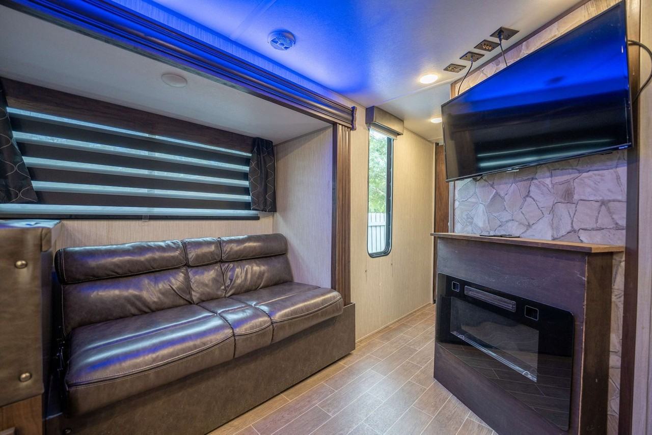 1905 W Saint Louis St #1324836P - Photo 4 of 32