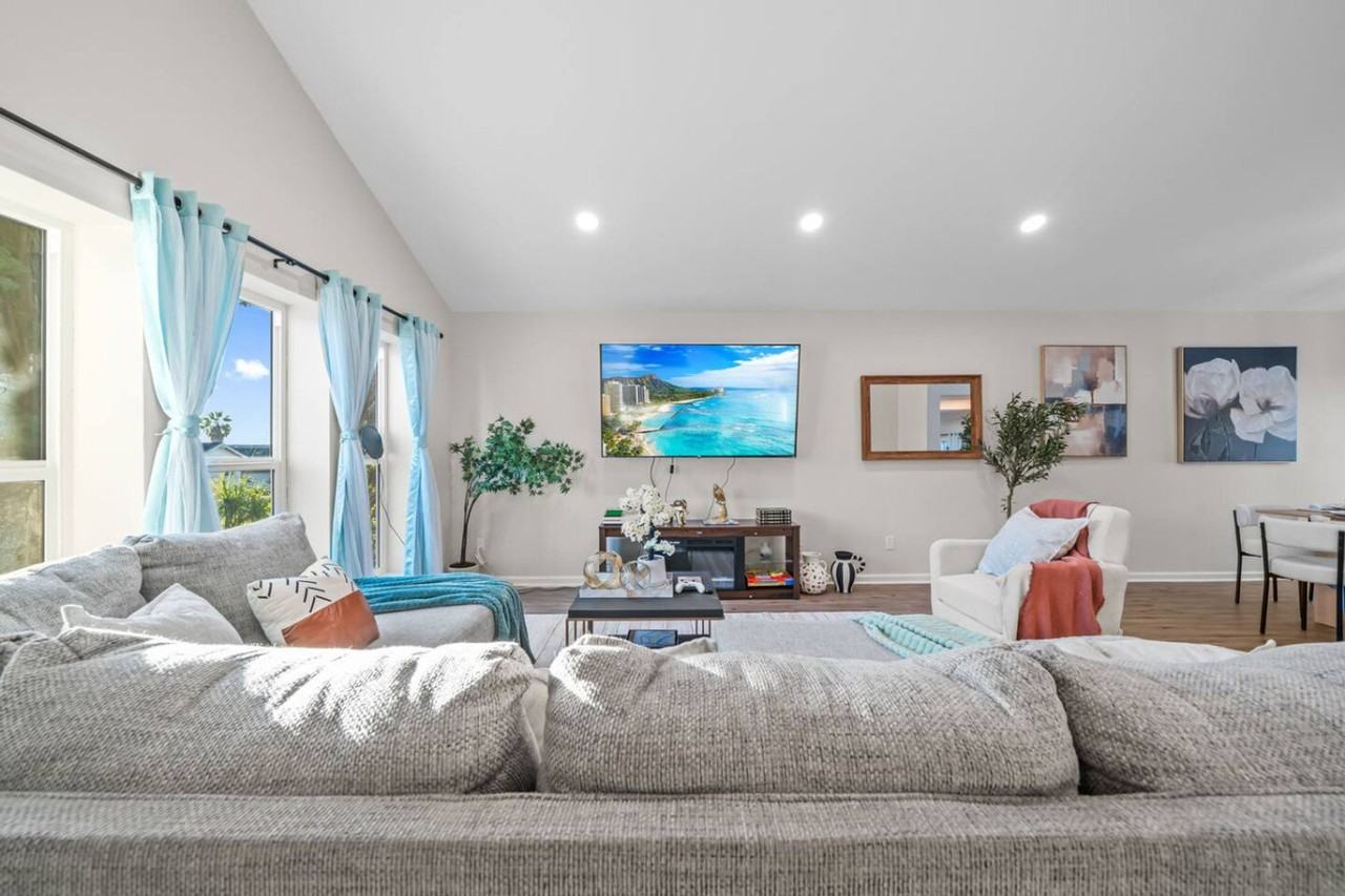 13737 Via Tres Vista #1326065P - Photo 2 of 50