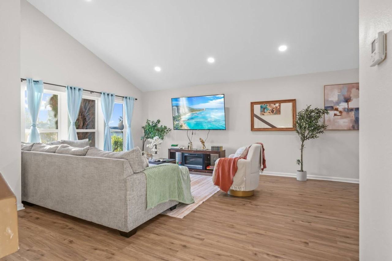 13737 Via Tres Vista #1326065P - Photo 5 of 50