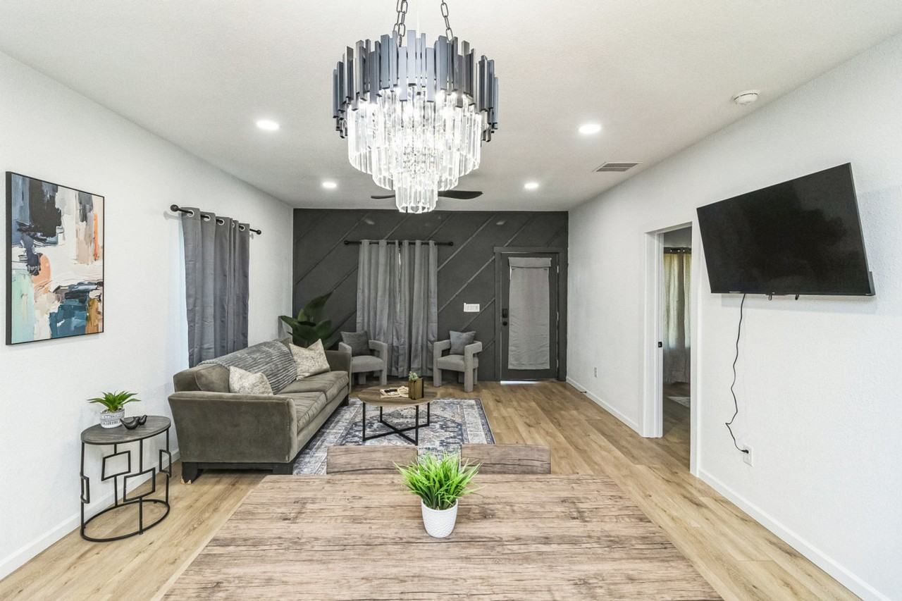 2306 E Houston St #1328945P - Photo 7 of 29