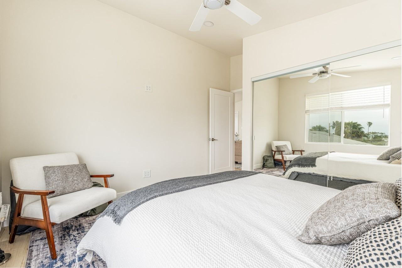 5021 Foothill Blvd #1321791P - Photo 7 of 16