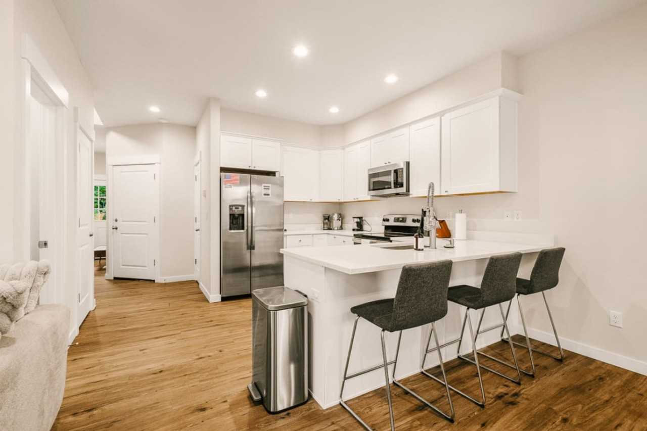 3213 Grand Blvd #1334337P - Photo 2 of 40