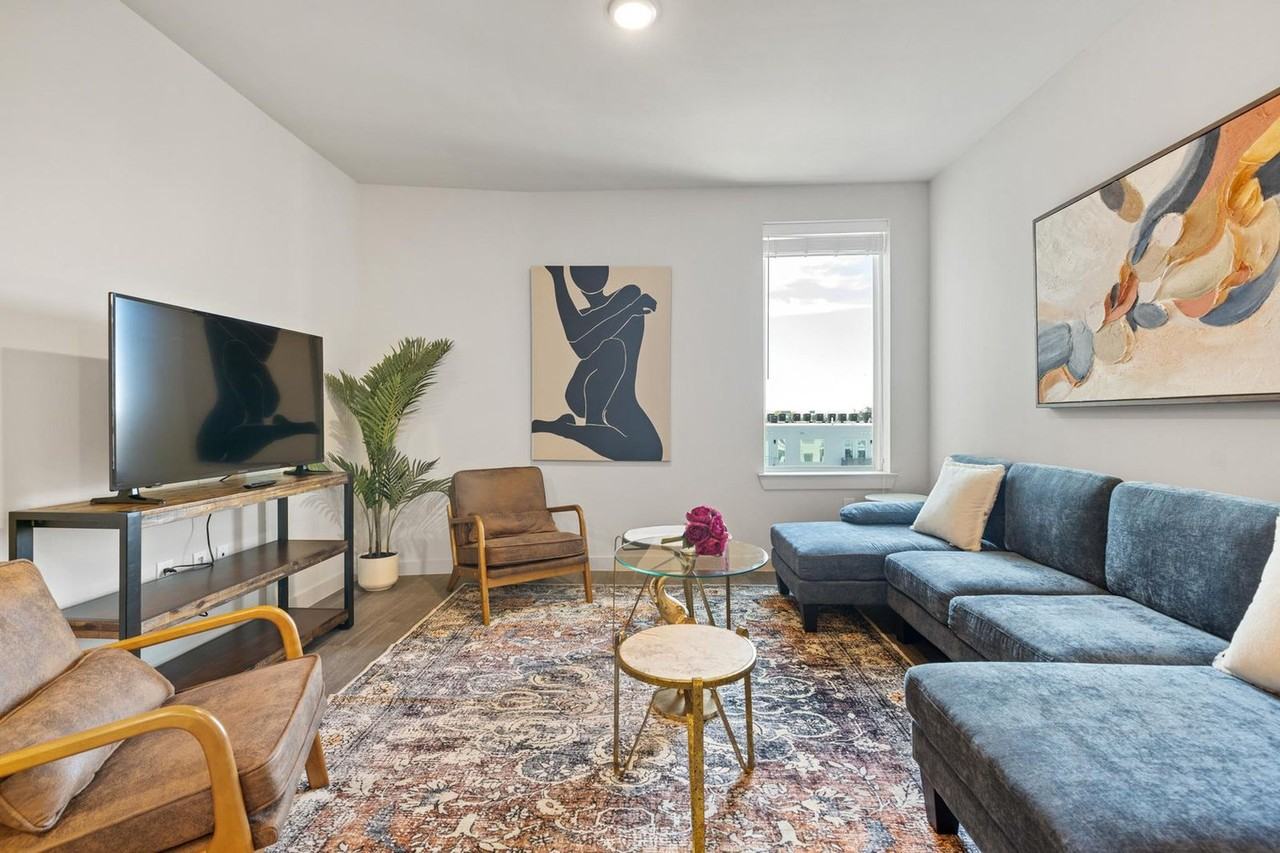 5820 1/2 Cameron Road - Photo 2 of 139