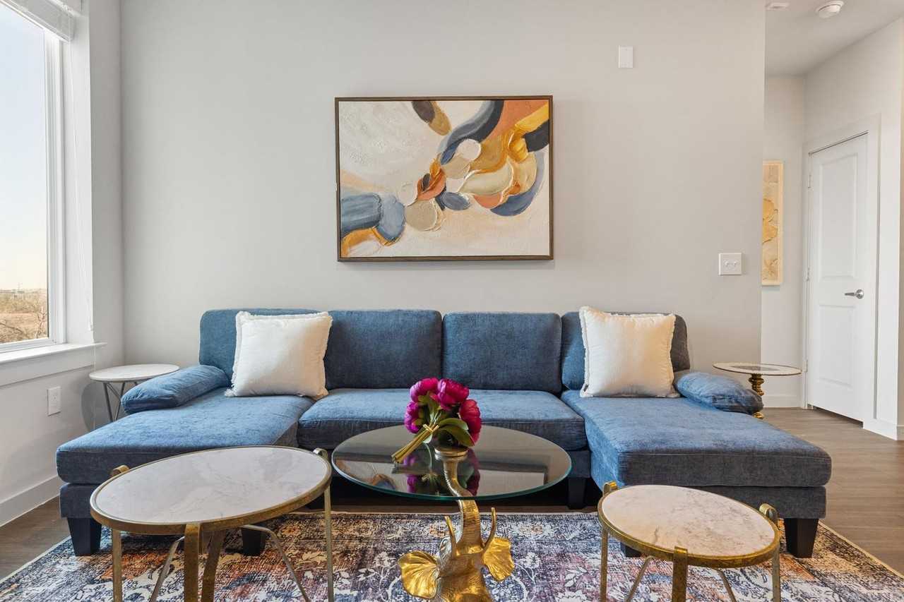 5820 1/2 Cameron Road - Photo 4 of 139