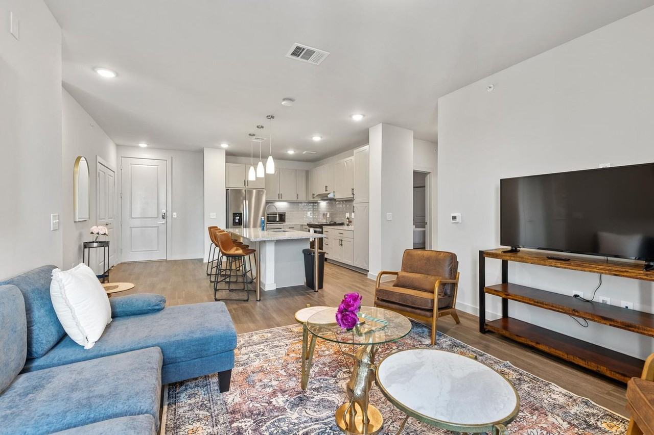 5820 1/2 Cameron Road - Photo 5 of 139