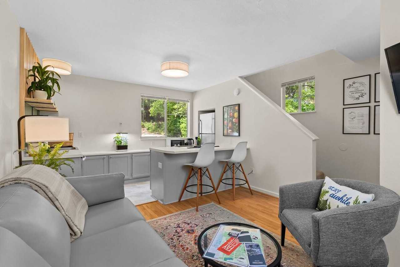 243 S Gregg Ave #1332373P - Photo 4 of 30