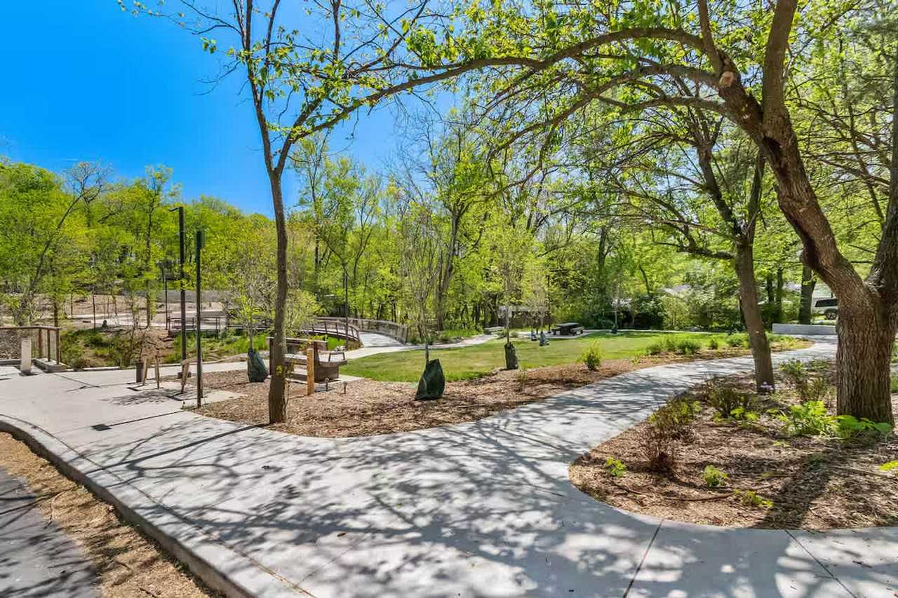 243 S Gregg Ave #1332373P - Photo 7 of 30